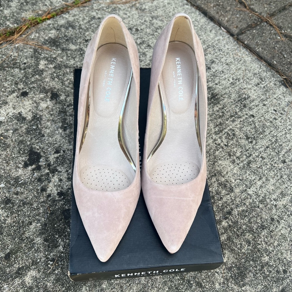Kenneth Cole tan suede heels. Never worn in original box. Sz 9.5.